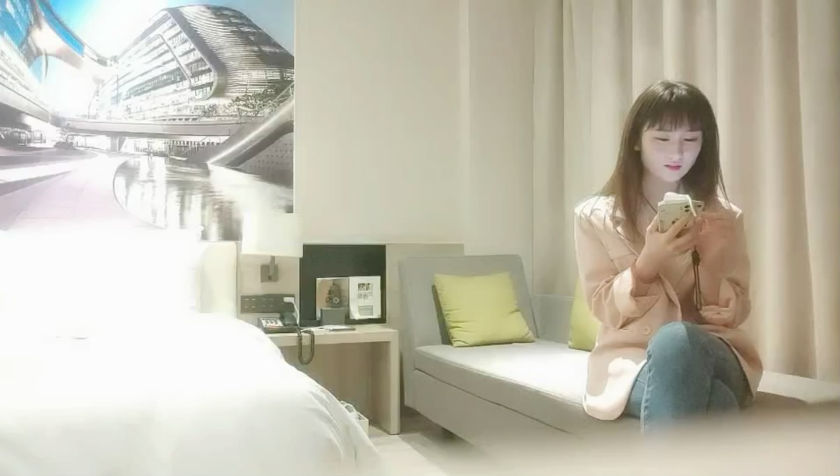 平台一哥戰神小利深夜約炮白領兼職外圍女幹到妹子鬼哭狼嚎也沒射想加鐘妹子說明天還要上班