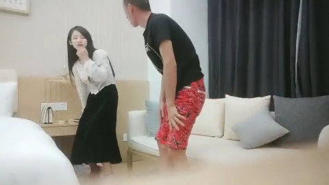 2021.10.4【利哥探花】探花界打樁機 高端外圍女神場 175cm平面模特 黑絲情趣誘惑 狂插浪叫呻吟給力