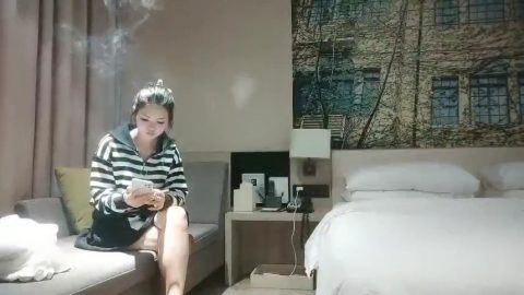 2021-11-4 戰神小利深夜激情168CM美乳兼職妹，摸臀扣穴調情很享受，鏡頭前深喉口交，主動騎乘抽插打樁機猛操