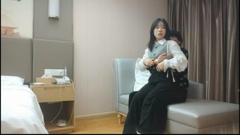《開發探索》高品質探花，甜美活力小妹妹，苗條身材吸吮舔屌，騎乘爆插大屁股，搞得妹子不行了