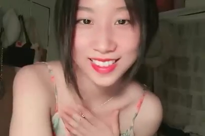 女神回歸！極品校花【可愛妹妹】自慰狂扣B！爽上天~狂擼 又缺錢了 出來賺一波 多少老粉翹首以盼看佳人