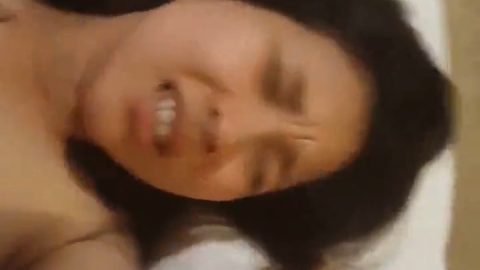 大奶美眉 有點害羞 被無套輸出懟的舒坦 稀毛鮑魚肥美