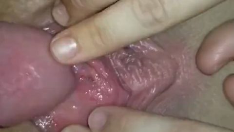 尿道性交 用力 這麼肥嫩的鮑魚 偏偏要插尿道 尿尿都出來了 貌似還能內射