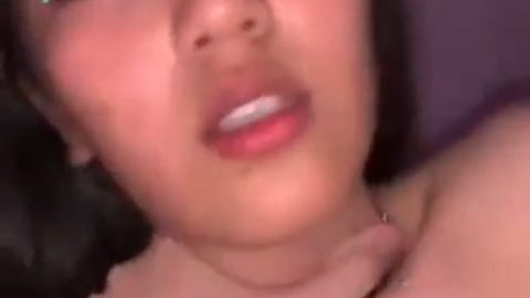 漂亮女友上位全自動 不要拍臉 不怕臉 把頭髮撩起來 出汗了不好看了 出汗才好看 滿臉緋紅 爽了還要顧形象