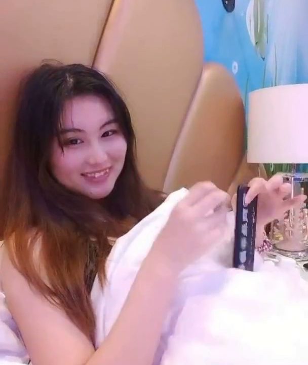 【情趣人體模特】攝影師全程拍攝01年平面模特，極品女神，膚白貌美大長腿，拍得興起啪啪2