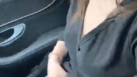 【王子哥專啪學生妹】雨過天晴，野外車震，好不容易硬起來被路過的一群牛嚇軟了，面對美乳嫩穴卻有心無力，劇情搞笑，真實刺激
