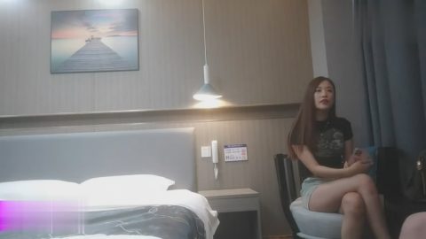 探花老司機雞哥酒店高價約炮 C罩杯的長腿女神外圍兼職女模特被插的差點喊老公達到最高潮