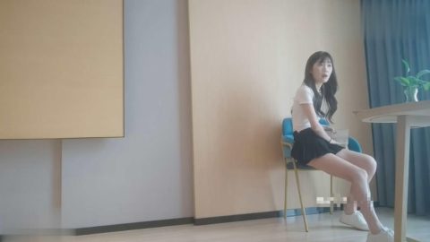探花大神老王約炮❤️熟人介紹的兼職閨蜜超短裙完美身材美女毛刮的好乾淨高潮叫老公