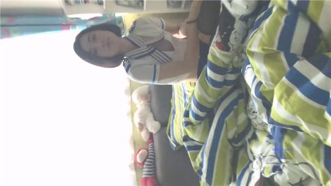 小夥大白天的讓女友穿上空姐制服 黑絲各種姿勢啪啪啪完美露臉