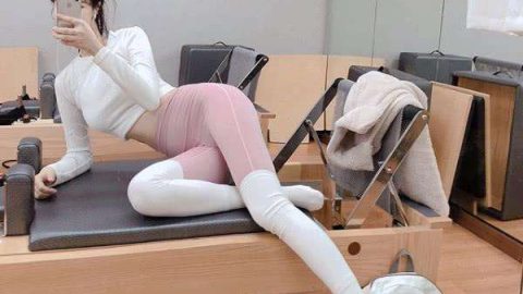 大神宋先生 初次邂逅極品白虎無毛逼瑜伽老師的性愛記錄無套後入