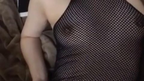 高顏值黑絲大奶美女 你掰開了我就不客氣了 有顏有料 皮膚超白 張口又不敢大聲叫的表情好誘惑 顏射一臉