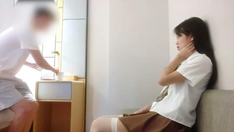 學生妹探花玉面書生❤️3000塊酒店約操零零後18歲學生妹，小妹妹被操的一臉可憐