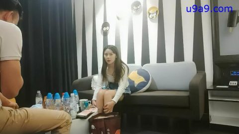 沈先森帶你找外圍 短裙甜美萌妹子被操哭 粉嫩美穴清晰可見