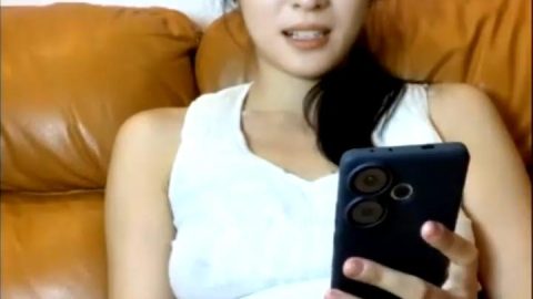 2024年7月，新人，極品顏值，神似奶茶妹妹，【新增角色】，超清視角拍攝，素顏女神，並且大尺度