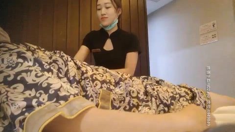 猥瑣男足療按摩加鍾打飛機，按完腳脫褲子要求擼管最後加鍾答應，很是誘惑喜歡不要錯過