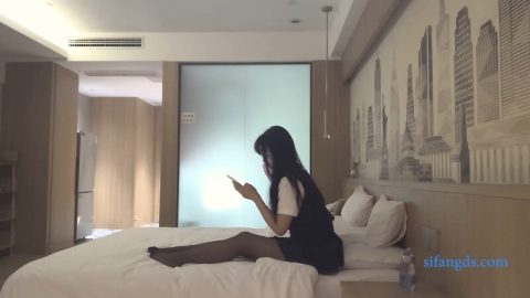 【yukiko探花原創】約的一個黑長直學生妹，她一個多月沒跟男朋友做了，做得時候叫的可爽了。受不了