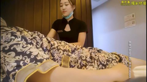 【獨家AI修復】猥瑣男足療按摩加鍾打飛機，按完腳脫褲子要求擼管最後加鍾答應，很是誘惑喜歡不要錯過