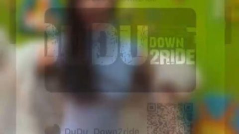 頂級大神【dudu】幾千元的福利，18歲空乘學校在讀 ，網上看到我的視頻想和我試試，餵了春藥之後，場面失控，腳板抽搐，發抖，塞著玩具操屁眼，歇斯底里的浪叫，操到神智不清