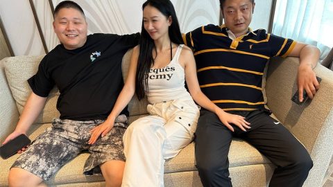 【真實調教極品白虎空姐】全程露臉3P，SM，啪啪，超清畫質一流，年度佳作