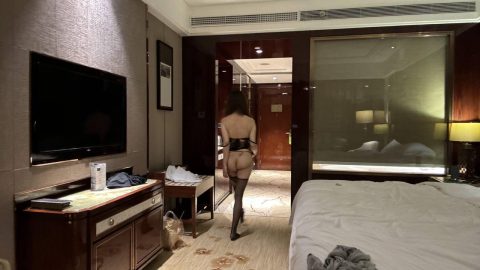 【巔峰MALONG精品】04年 168財經學妹，黑靴/包臀裙/黑色蕾絲內衣/翹臀