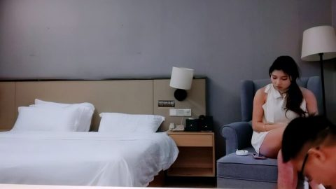 2025.5.14探花大神迴歸【利哥探花】深夜外圍場，23歲漂亮小姐姐姍姍來遲，陰毛濃密健談聽話