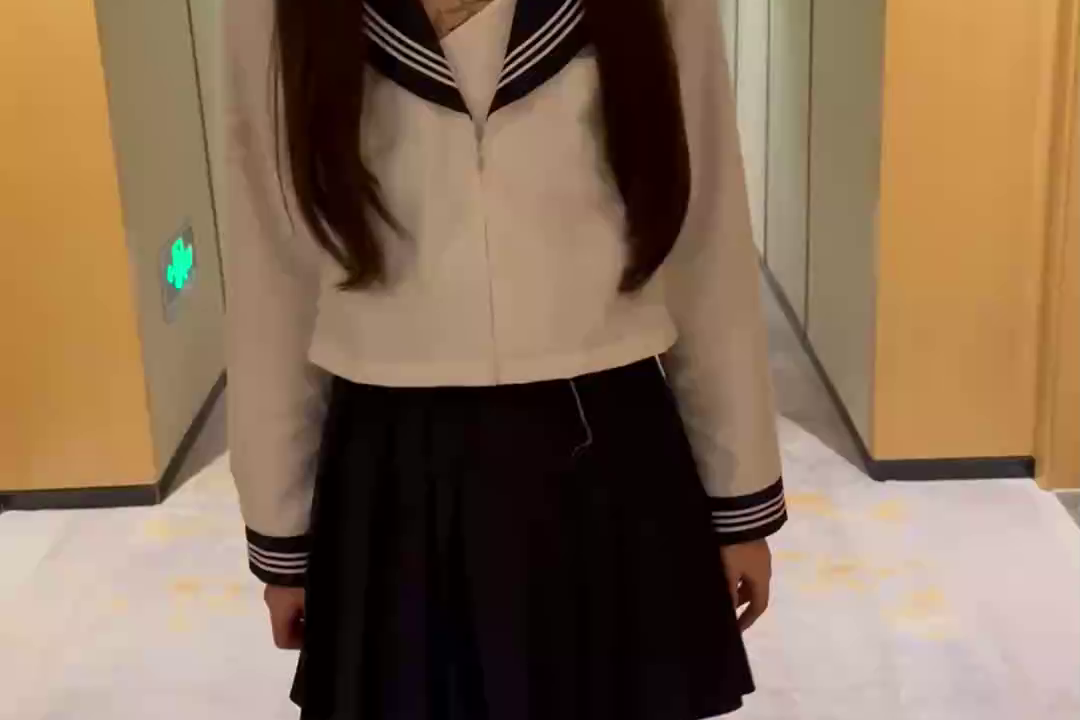 西萌工作室 嫩妹涵涵 小淚深夜街頭露出2部 情趣制服1