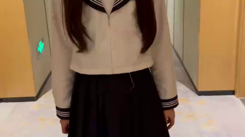 西萌工作室 嫩妹涵涵 小淚深夜街頭露出2部 情趣制服1