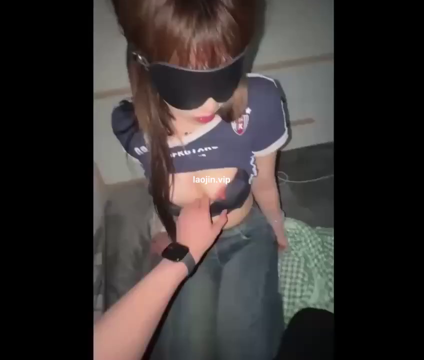 良家約炮大神【超人不會飛】新拿下兩個嫩妹，絕美甜妹，床上都是個頂個的小蕩婦，粉穴美乳無套啪啪！1
