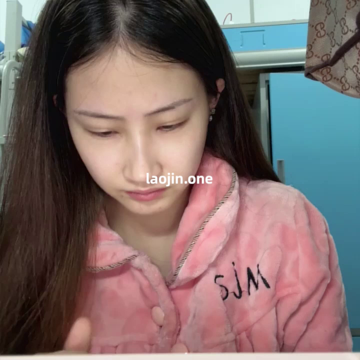 新人211大學研究生美女校花級【小灰灰】早上宿舍無人和男朋友約一把