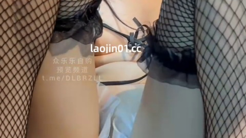 推特綠帽淫妻約啪大神，【ICICIS】最火爆女主，楠楠，漁網襪女僕裝對鏡口交，後入，女上騎乘